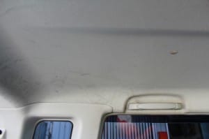 車の天井ヤニ汚れを車内クリーニング　三菱 EKスポーツ