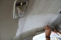 タバコのヤニを車内クリーニング　スーパースチームクリーナー（ホットリンサー）で車内シートまるごと洗浄！